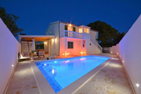 Apartment Zeljko - with pool
